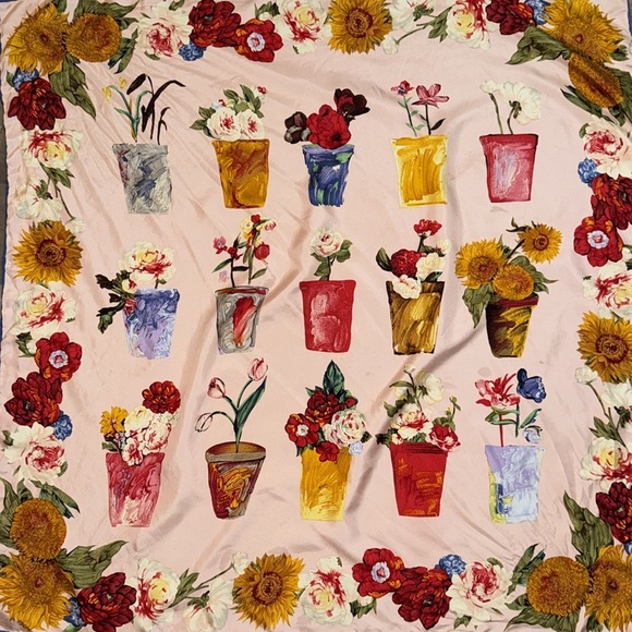 Stunning 100% Silk Scarf/ Flowerpot Design - Picture 5 of 6